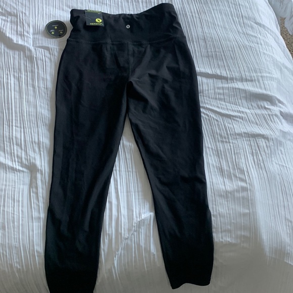 NWT womens black workout leggings - Picture 6 of 6